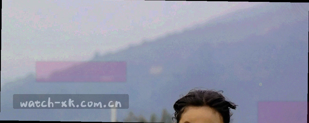 暗蓝星空中散布多个光点，用细线连成上升轨迹